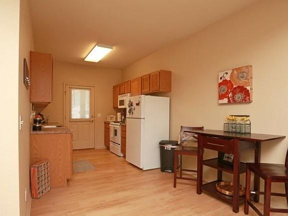 4th image of 740 Oberdorf Dr #1