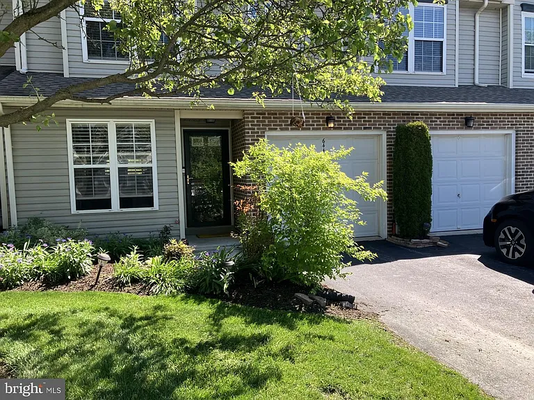 6444 Terrace Ct — Photo 1