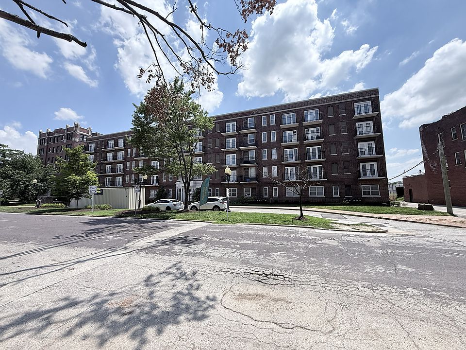 1st image of 5630 Pershing Ave Unit 31