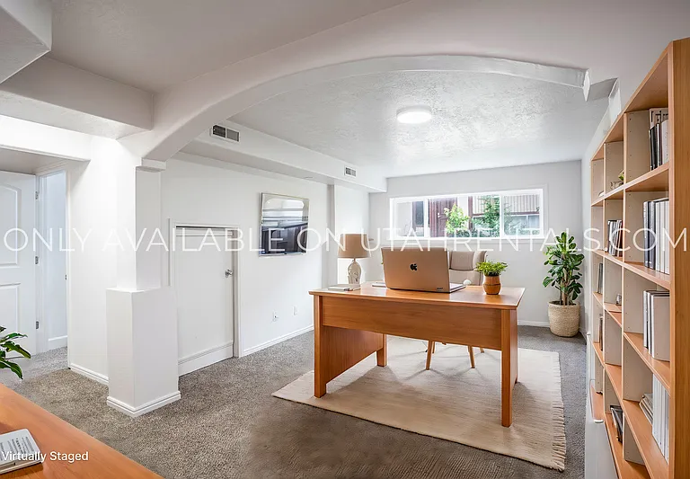 338 Cedarwood Dr — Photo 15