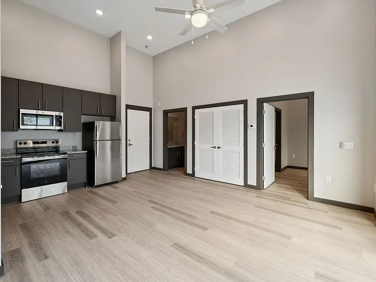 Urban Lofts — Photo 10