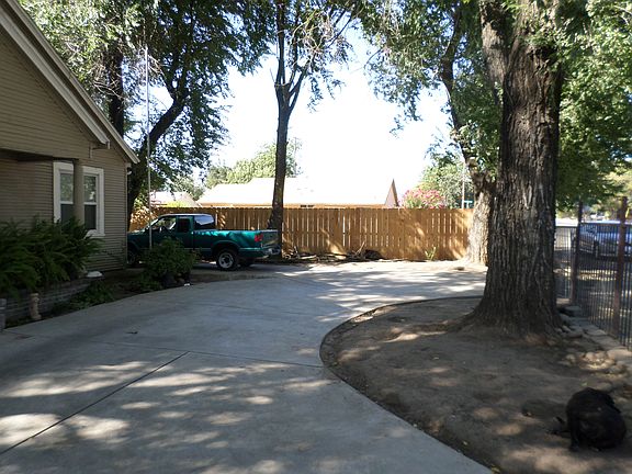 2nd image of 2443 N Cherokee Ln