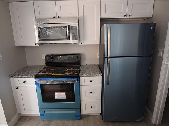 3rd image of 945 Castle Way #945
