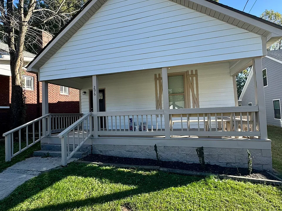 296 W Deaderick St