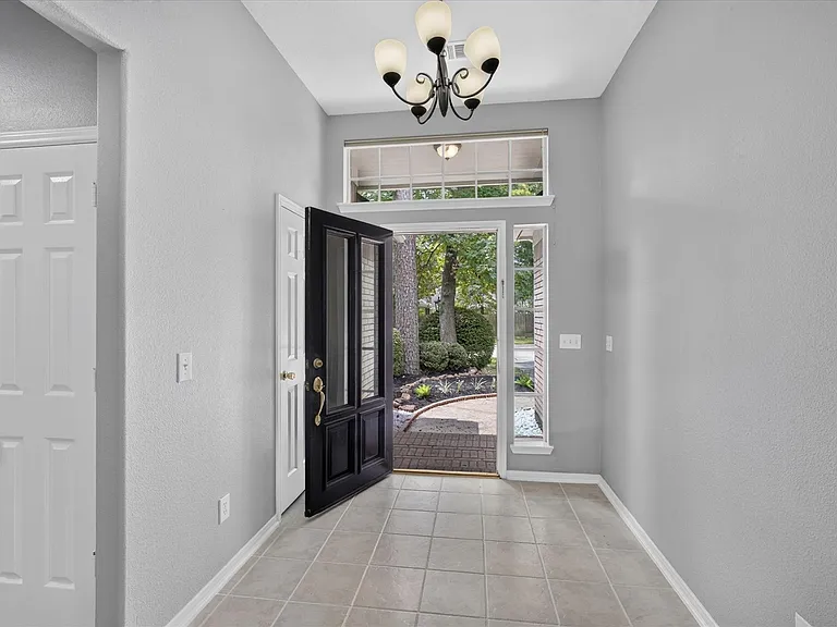 26 Millport Dr — Photo 4