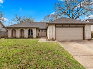 909 W Decatur St, Broken Arrow, OK 74011