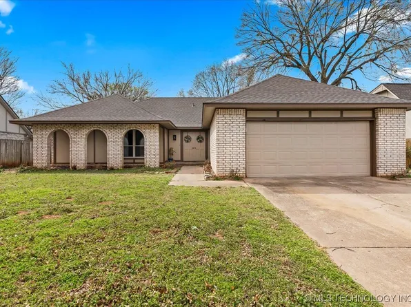 909 W Decatur St, Broken Arrow, OK 74011