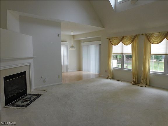 3rd image of 8502 Creekside Dr