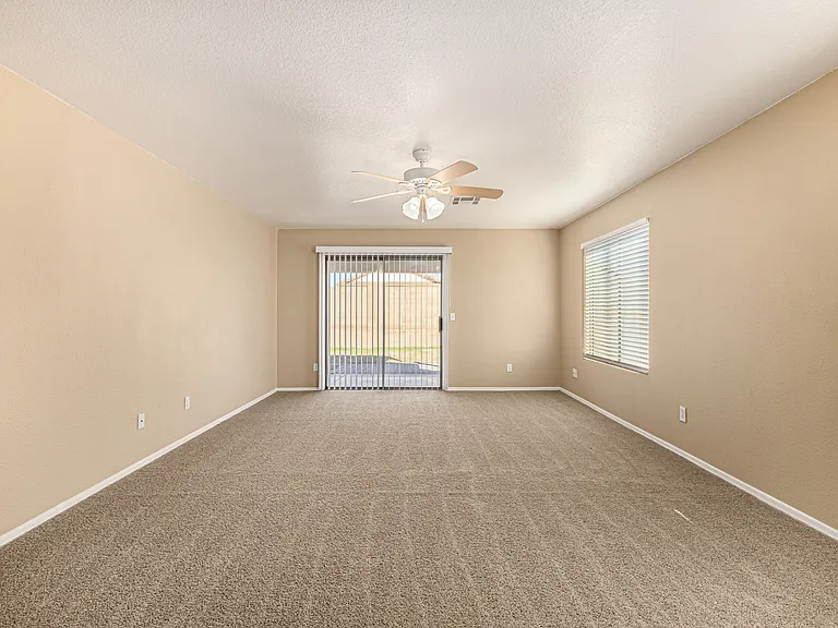 878 E Graham Ln — Photo 9