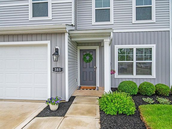 4th image of 385 Kells Ct E