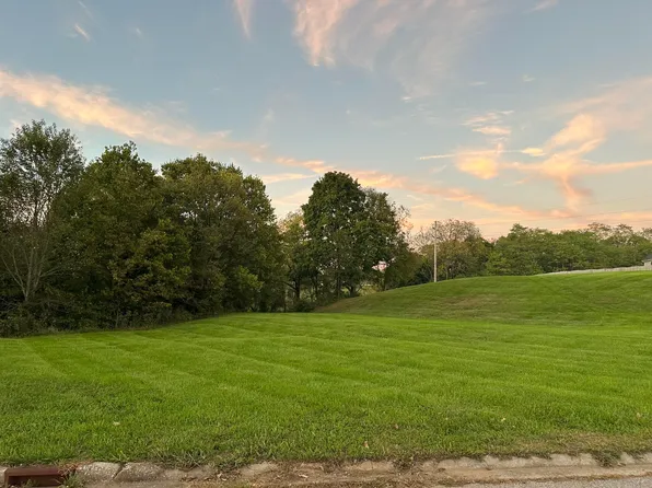 107 Dove Trace Dr, Mount Sterling, KY 40353