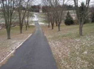 613 S Crawford Rd, Hummelstown, PA 17036