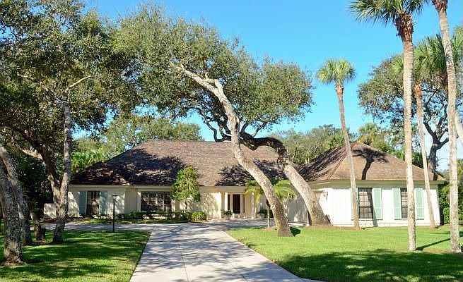 1st image of 281 Sea Oak Dr