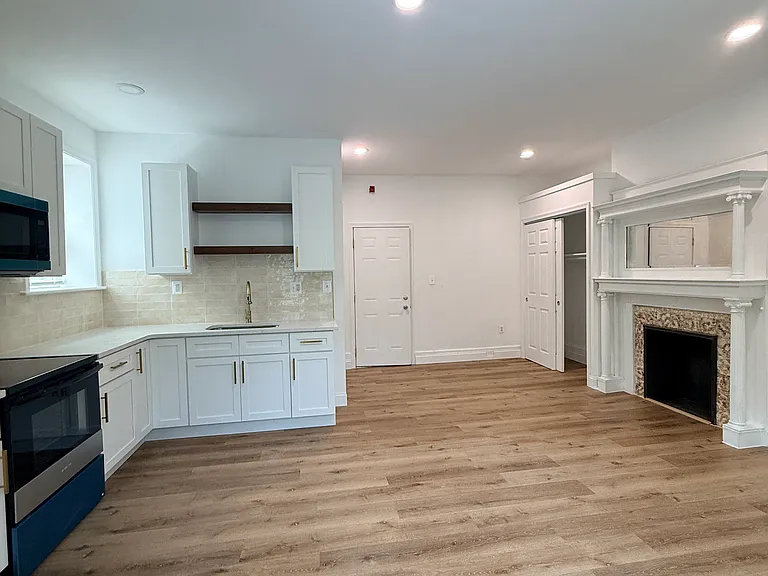 4517 Chester Ave #2F — Photo 8