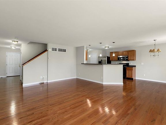 4th image of 1630 Hurstborough Manor Dr
