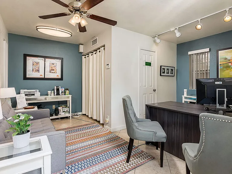 Escondido Apartments — Photo 7