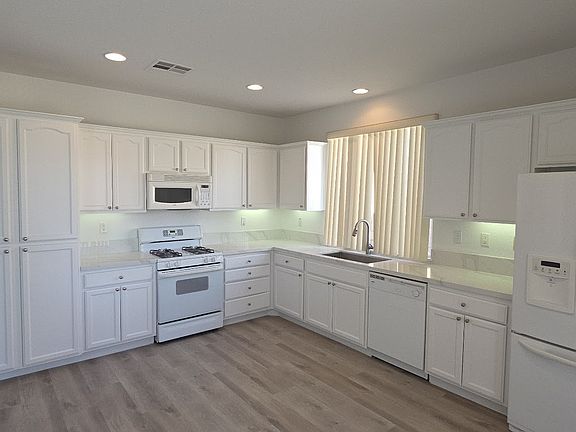 2nd image of 65565 Acoma Ave Unit 49