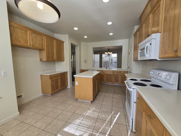 1387 Rincon Dr, Merced, CA 95348