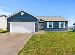 221 Bayview Dr, Troy, MO 63379