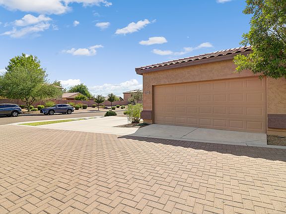 2nd image of 2670 E Bellerive Dr
