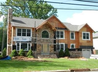 277 Summit Rd, Mountainside, NJ 07092