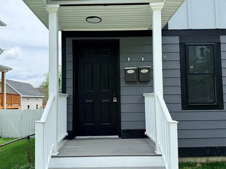268 Carpenter Ave #1 — Photo 3