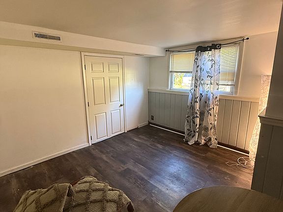 3rd image of 1610 Marsh Rd #2