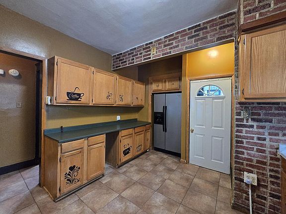 5th image of 3626 N 16th STREET