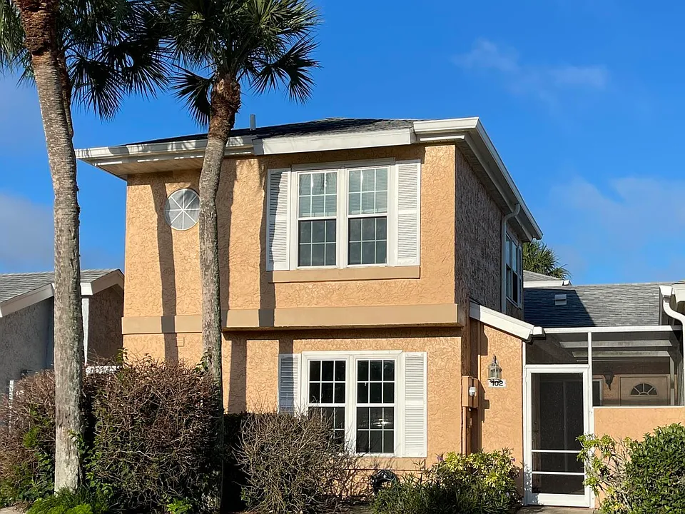 1495 Malibu Cir NE #102