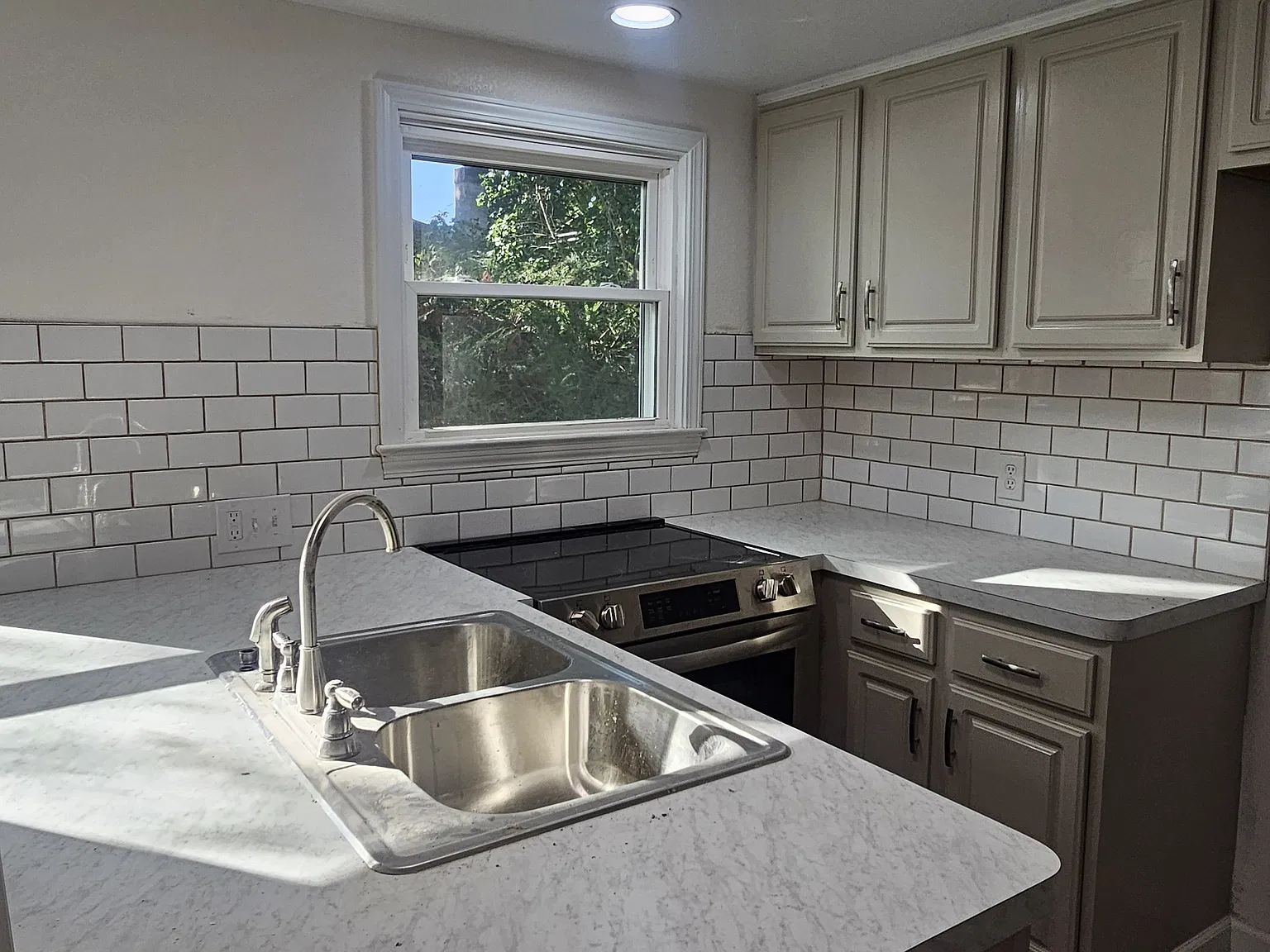 1 bed, 1000 sqft, $1,100 — Photo 2
