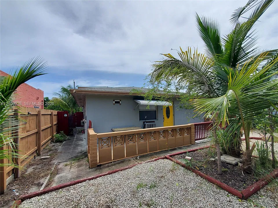 312 9th Ave N #2