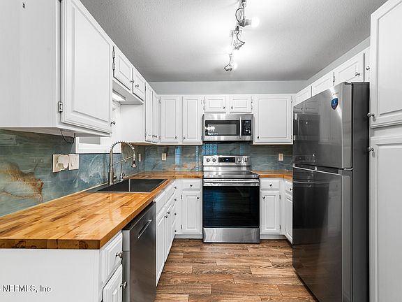 4th image of 10150 BELLE RIVE Boulevard #110