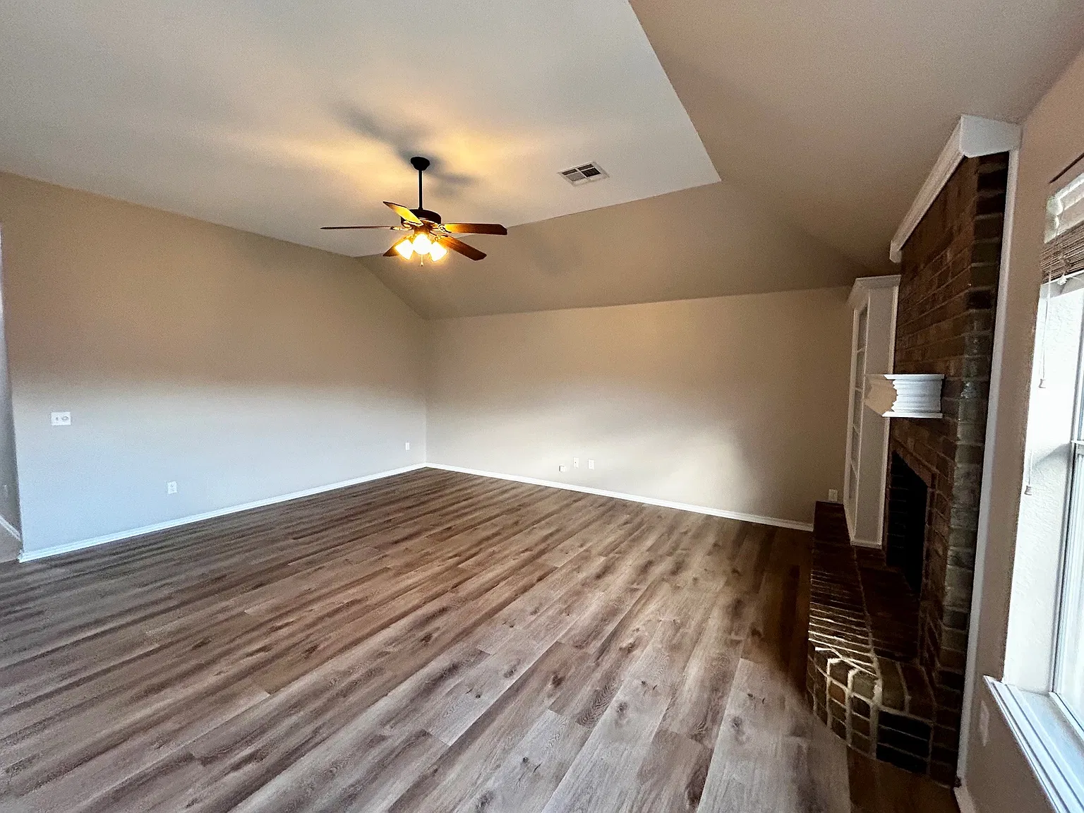 3 bed, 1602 sqft, $1,795 — Photo 3