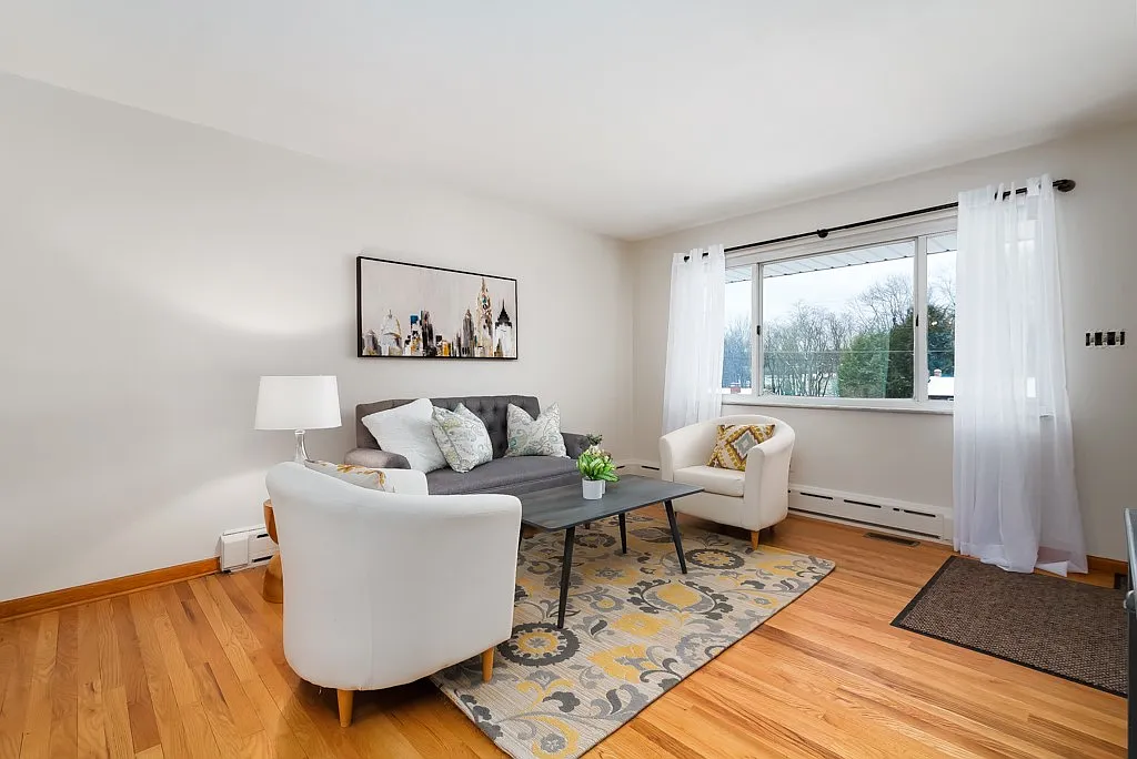 3 bed, 1.5 bath, 1275 sqft, $1,800 — Photo 3