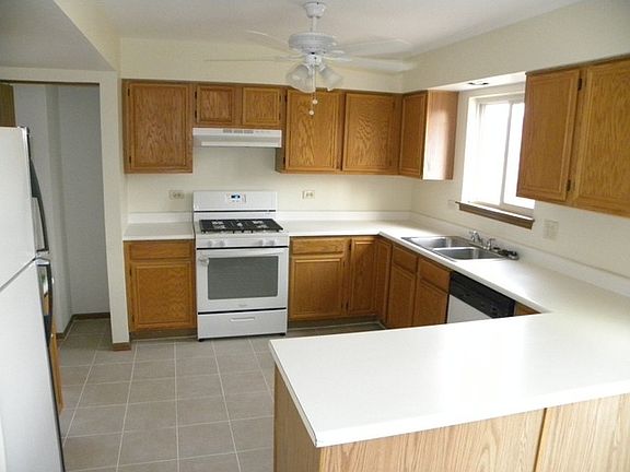 4th image of 17913 W Elsbury St