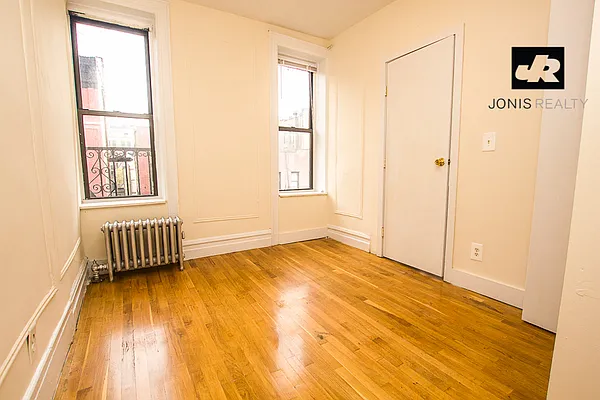 Rented by Jonis Realty | media 5