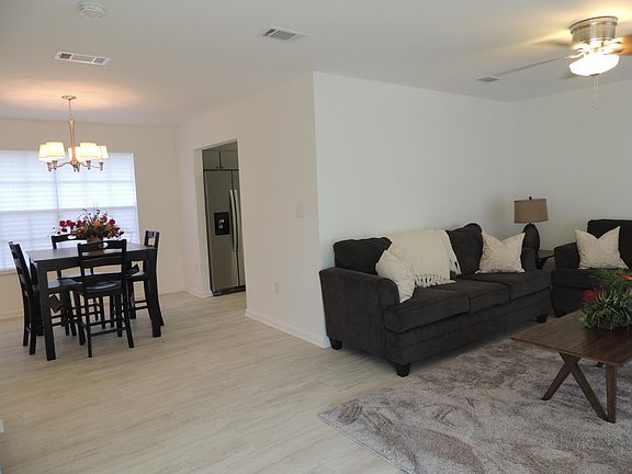 2nd image of 6 Brighton Ct