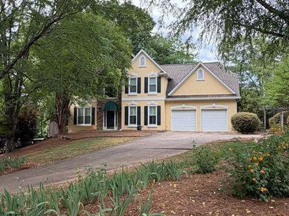 2400 Waters Edge Ct NW, Acworth, GA 30101