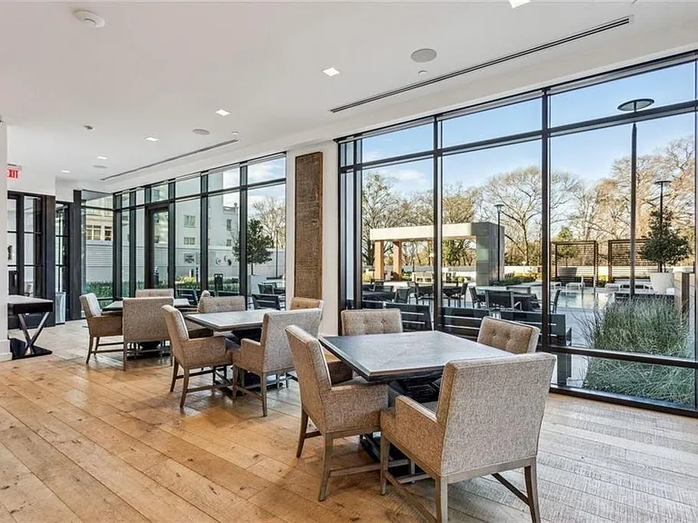 2520 Peachtree Rd #602 — Photo 35