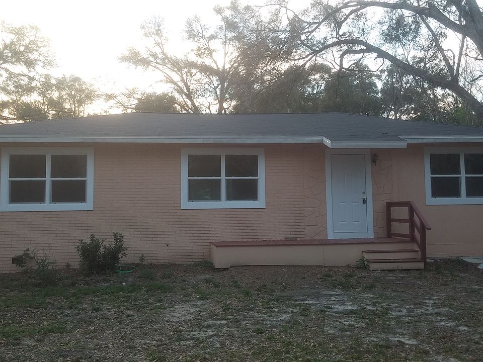 1st image of 220 SE 49th Dr
