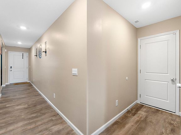 3rd image of 4133 Bradley Dr