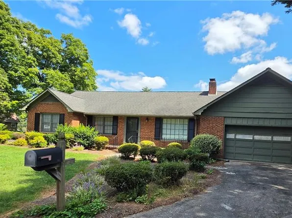 175 Circle Dr, Mocksville, NC 27028