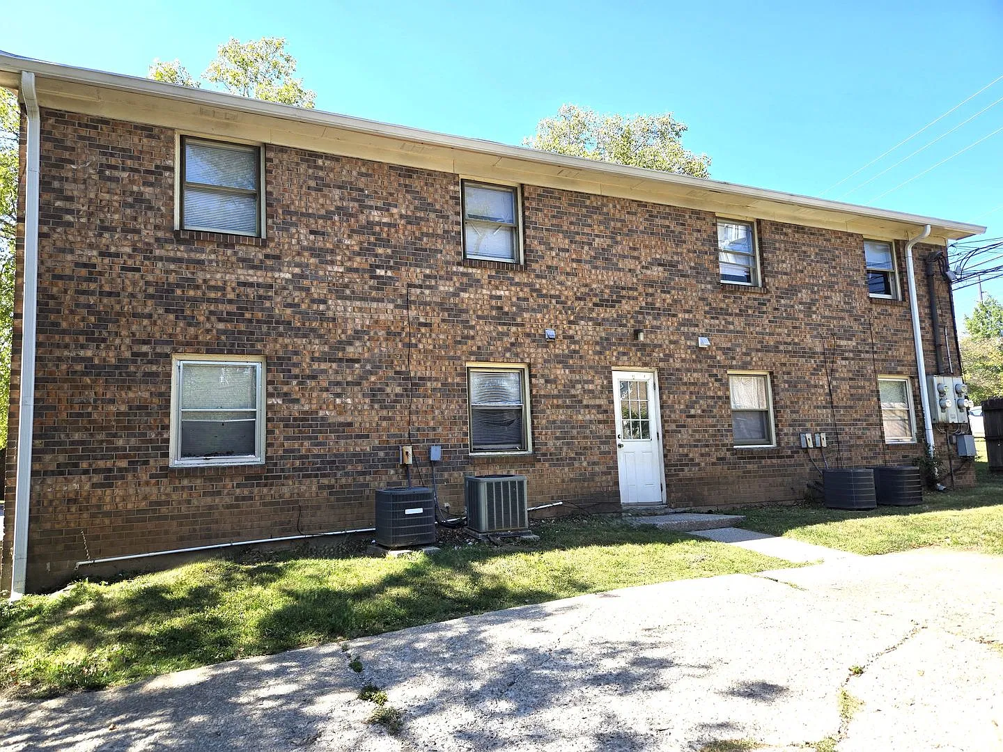 Camelot 2 Bedrooms. 1st Floor Apartment. 20261008 — Photo 2