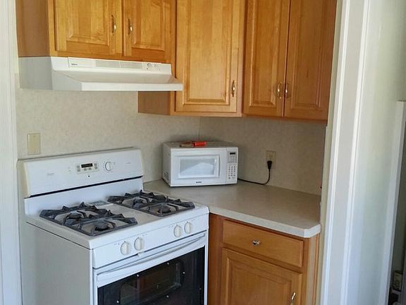 4th image of 3326 Brentwood Dr