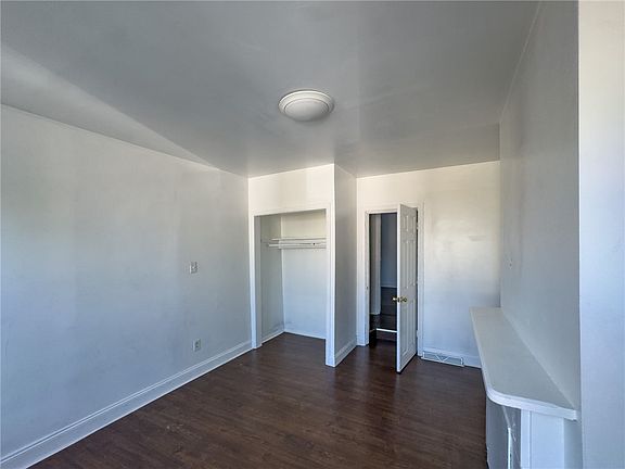 5th image of 2844 California Ave