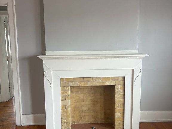 3rd image of 3871 Farnam St APT 4