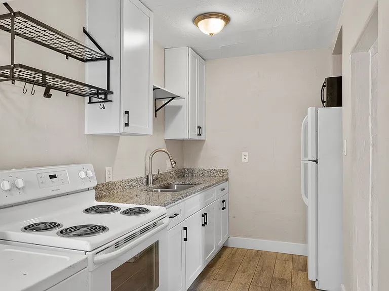425 N 13th Pl #1311-E — Photo 7