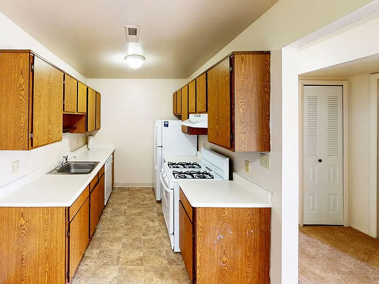 West Wind Apartments — Photo 30