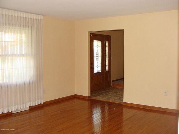 2nd image of 120 Greenbrier Dr