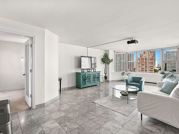 4th image of 525 W Hawthorne Pl APT 1102